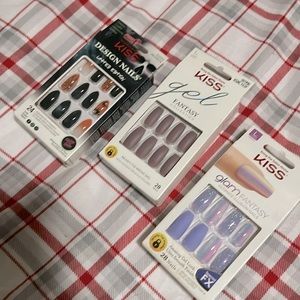 💅 NIB lot of Kiss Nails 💅
